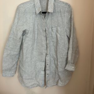 💯% linen EILEEN FISHER. Classic summer blouse. Light pinstripes.  Runs large